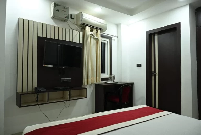 Hotel Jharokha Bed Room