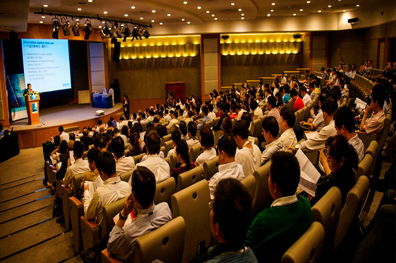 Seminar in hall